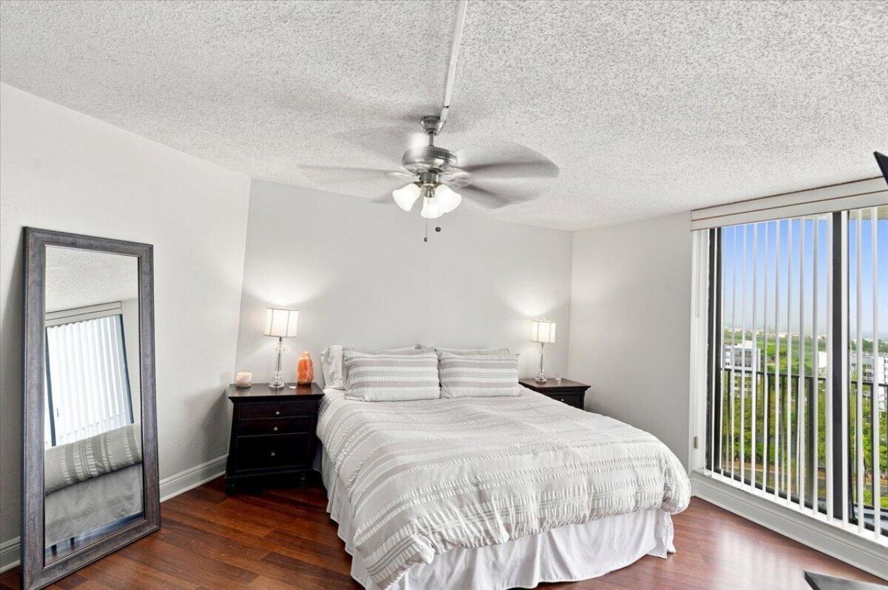 300 Three Islands Boulevard, Unit 312-1, Hallandale Beach, FL 33009 Photo
