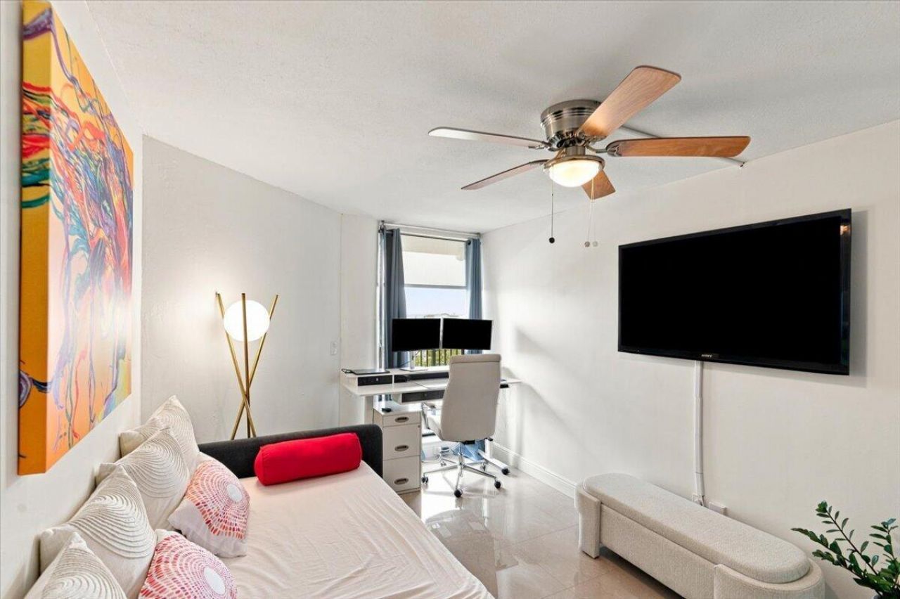 300 Three Islands Boulevard, Unit 312-1, Hallandale Beach, FL 33009 Photo