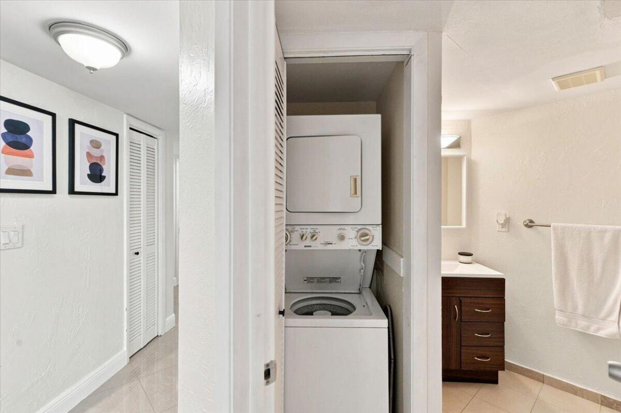 300 Three Islands Boulevard, Unit 312-1, Hallandale Beach, FL 33009 Photo