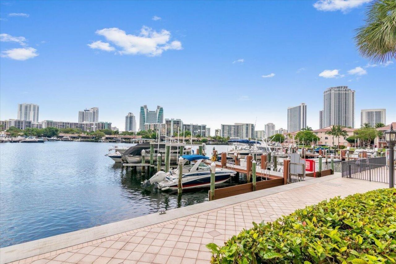 300 Three Islands Boulevard, Unit 312-1, Hallandale Beach, FL 33009 Photo