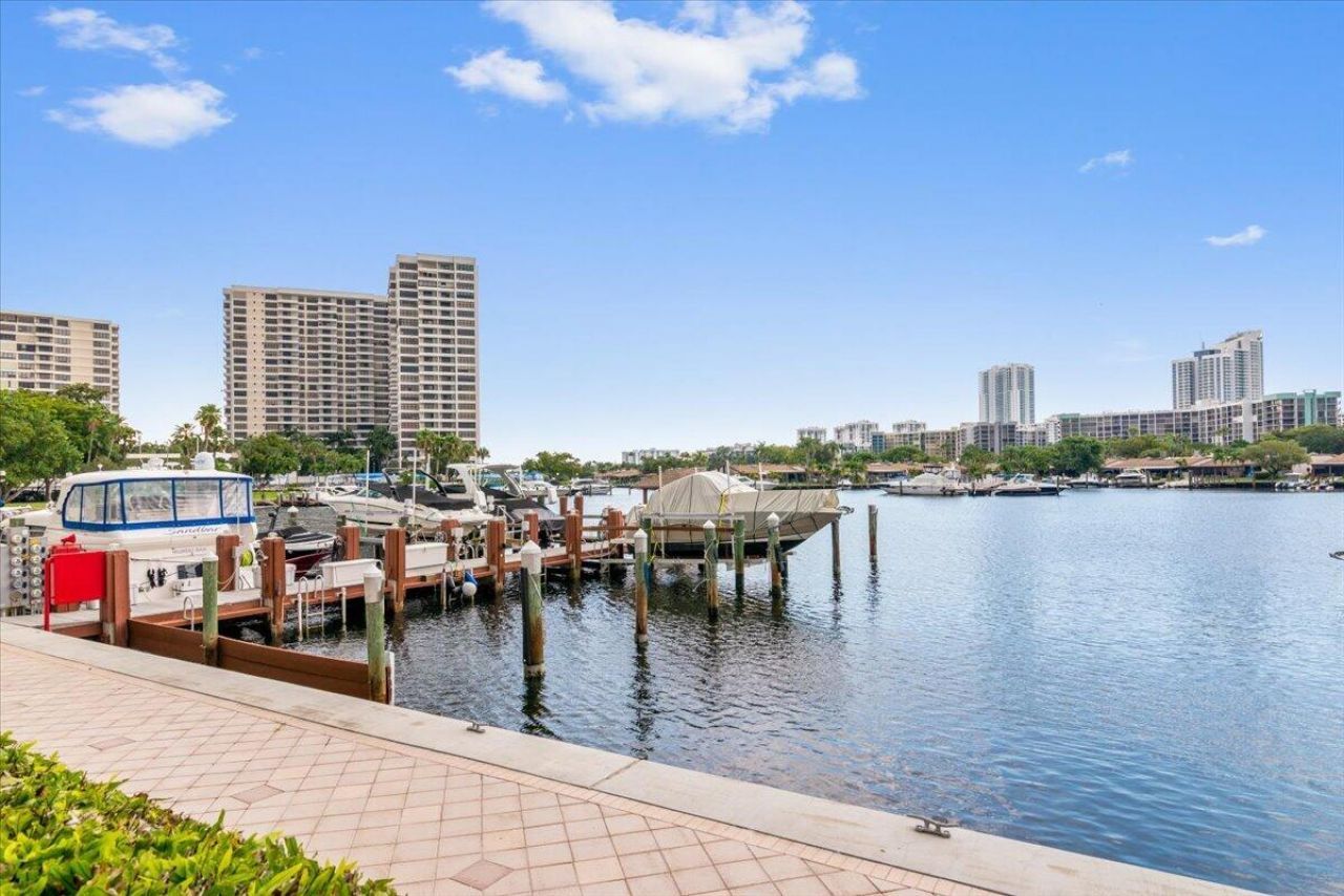 300 Three Islands Boulevard, Unit 312-1, Hallandale Beach, FL 33009 Photo