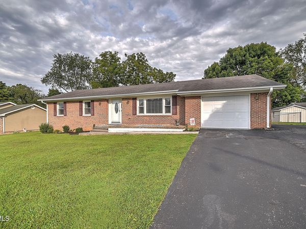 382 Meadowcrest Drive, Bristol, VA 24201