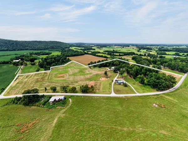 4785 Dark Hollow Rd , McMinnville, TN 37110