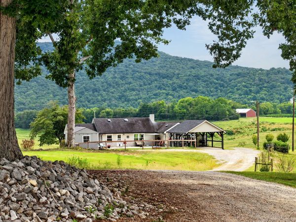 4785 Dark Hollow Rd , McMinnville, TN 37110
