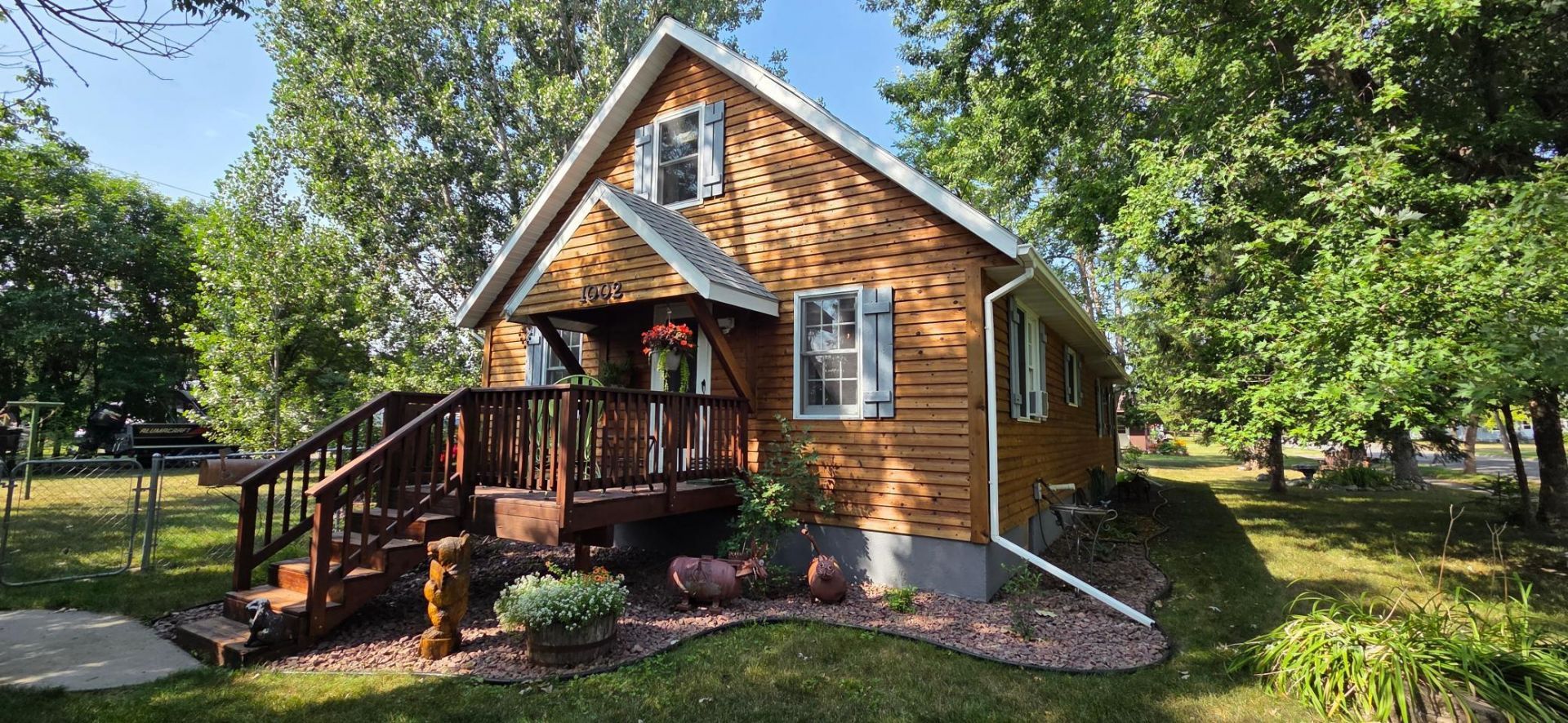 1002 9th Avenue, International Falls, MN 56649 Main Photo