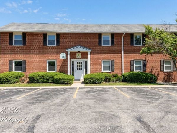 20 Arrowhead Drive , Unit 10, Algonquin, IL 60102