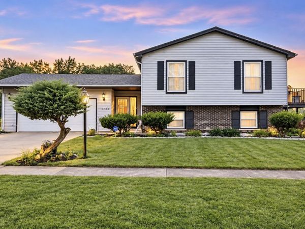 639 sullivan Lane, University Park, IL 60484