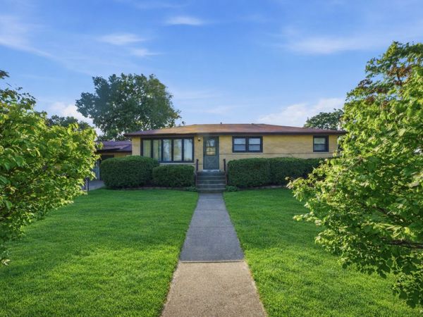 8300 Long Avenue , Burbank, IL 60459