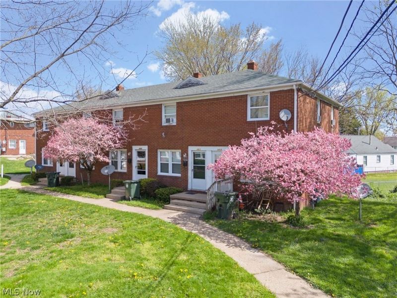 1944 Rowland Avenue NE, Canton, OH 44714 Photo 1