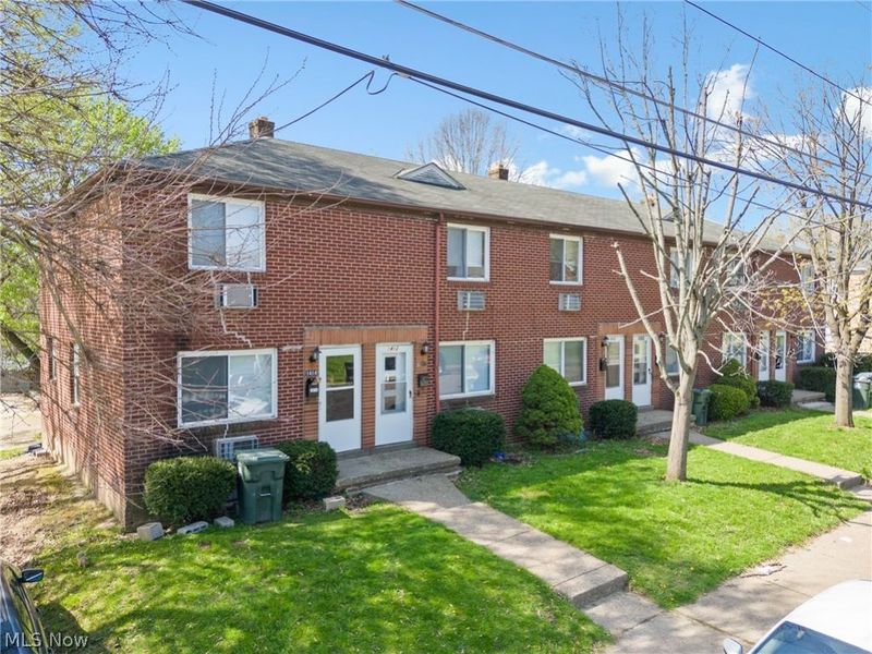 1944 Rowland Avenue NE, Canton, OH 44714 Photo 2