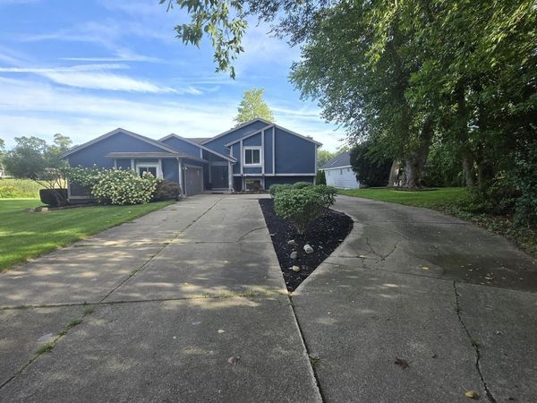9526 Montgold Avenue, White Lake Township, Mi 48386