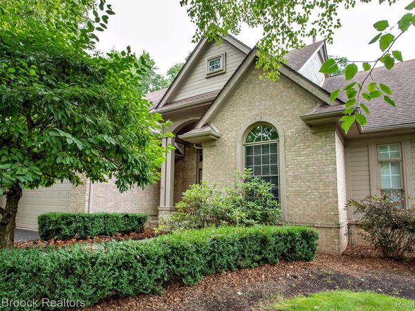 4741 Woodbine Circle , West Bloomfield Township, Mi 48323