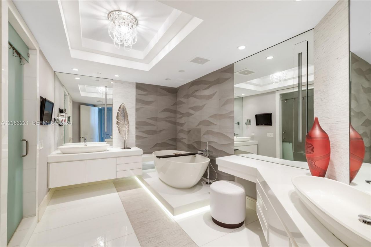 10295 Collins Ave, Unit 1704, Bal Harbour, FL 33154 Photo
