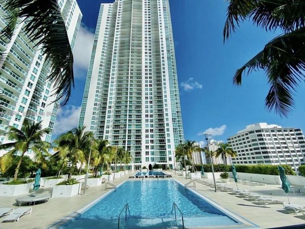 950 Brickell Bay Dr, Unit 3909, Miami, FL 33131