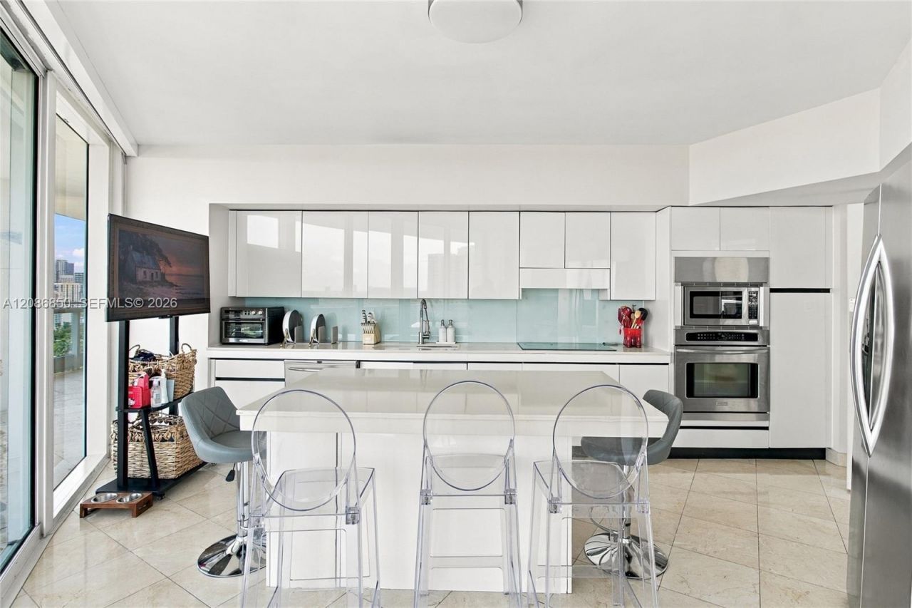 2127 Brickell Ave, Unit 2205, Miami, FL 33129 Photo