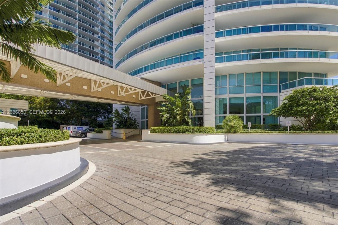 2127 Brickell Ave, Unit 2205, Miami, FL 33129 Photo