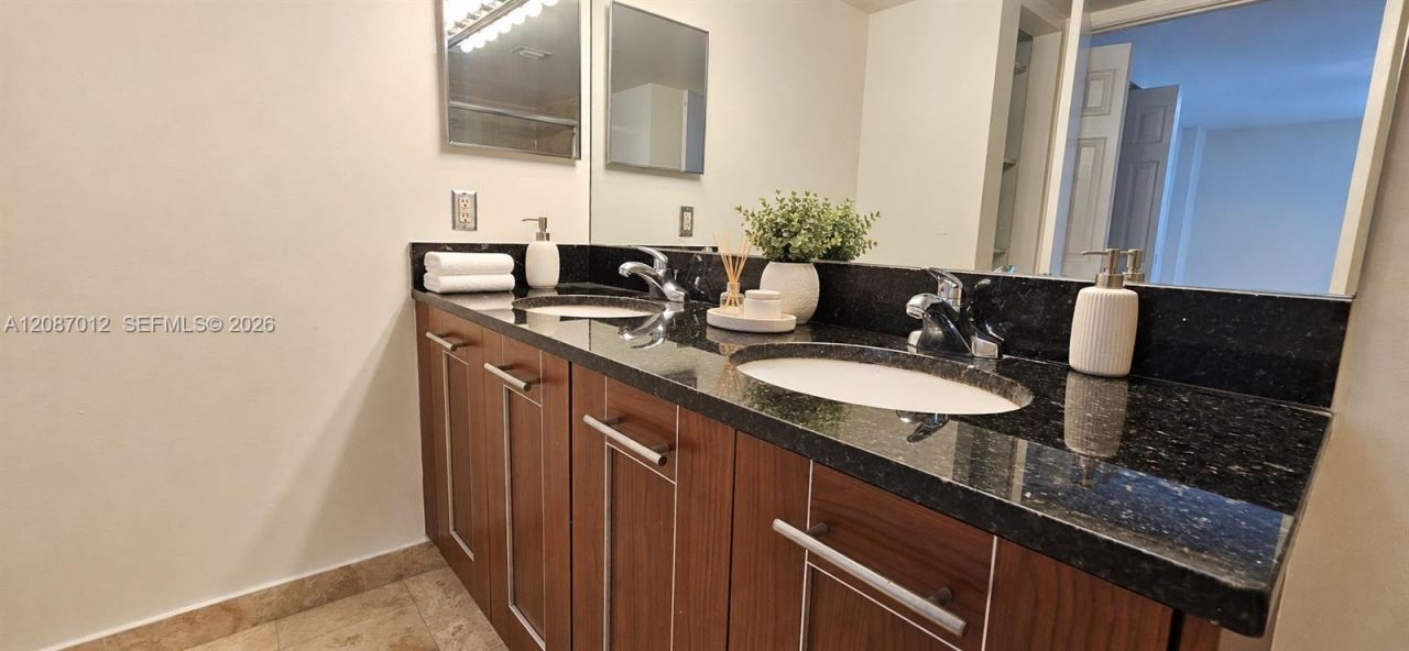 3300 NE 191st St, Unit LP08, Aventura, FL 33180 Photo