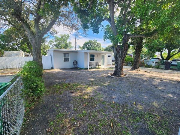 Opa-Locka, FL 33054