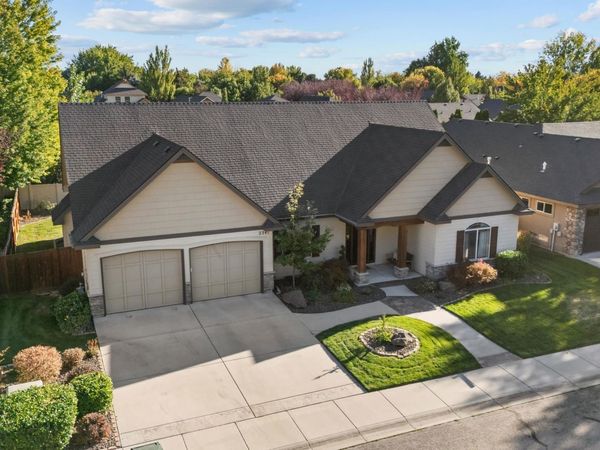 2341 E Meadowgrass St, Meridian, ID 83646