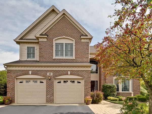 10 Eagle Ridge Drive , Hawthorn Woods, IL 60047