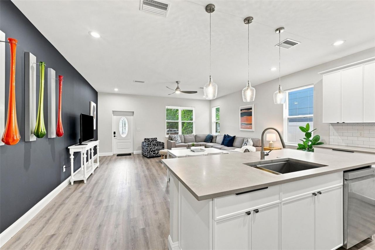 2144 43rd Terrace N, Saint Petersburg, FL 33714 Photo