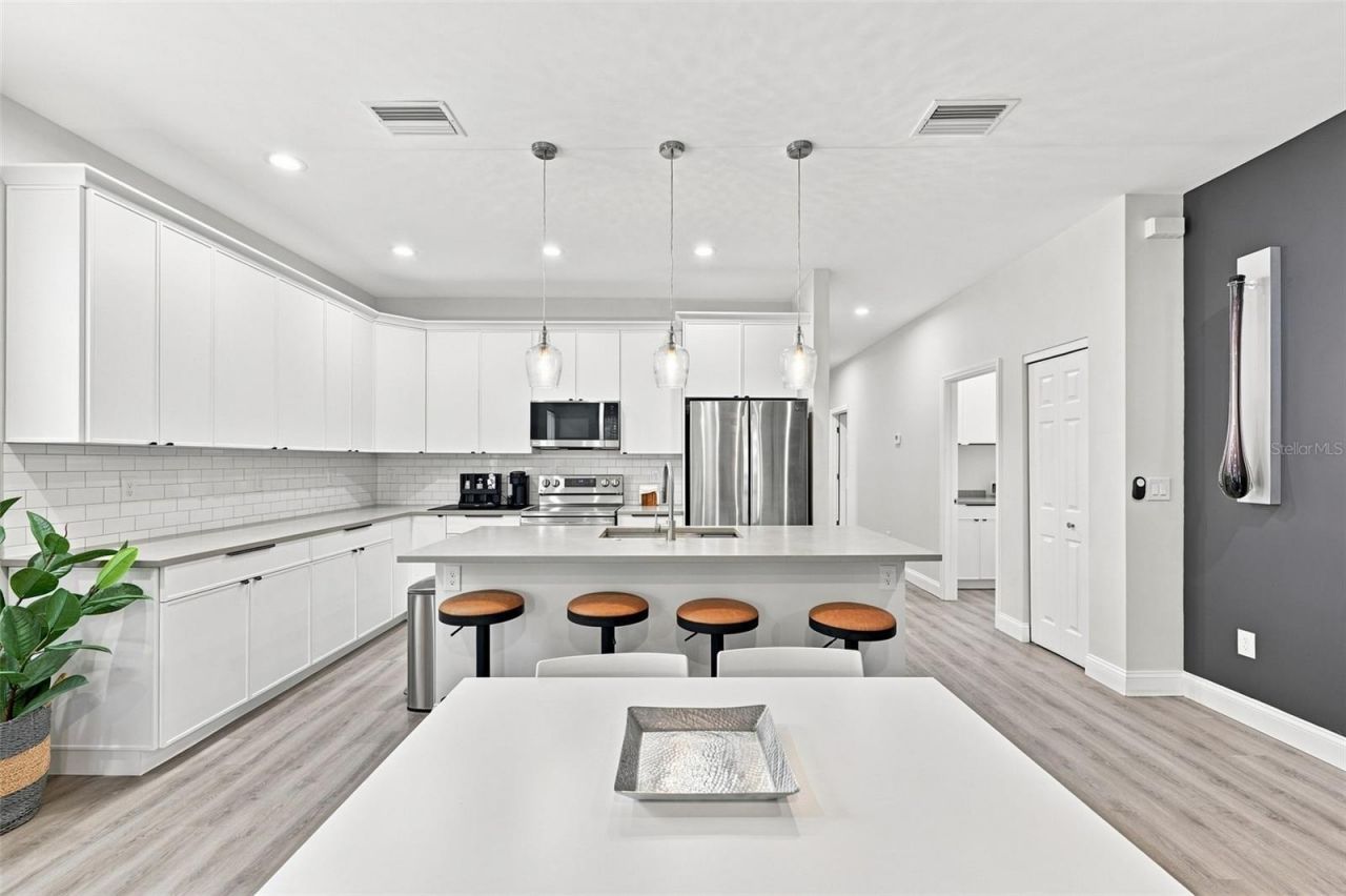 2144 43rd Terrace N, Saint Petersburg, FL 33714 Photo