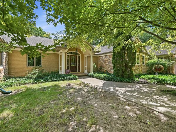 521 Rock Creek Drive, Ann Arbor, MI 48104