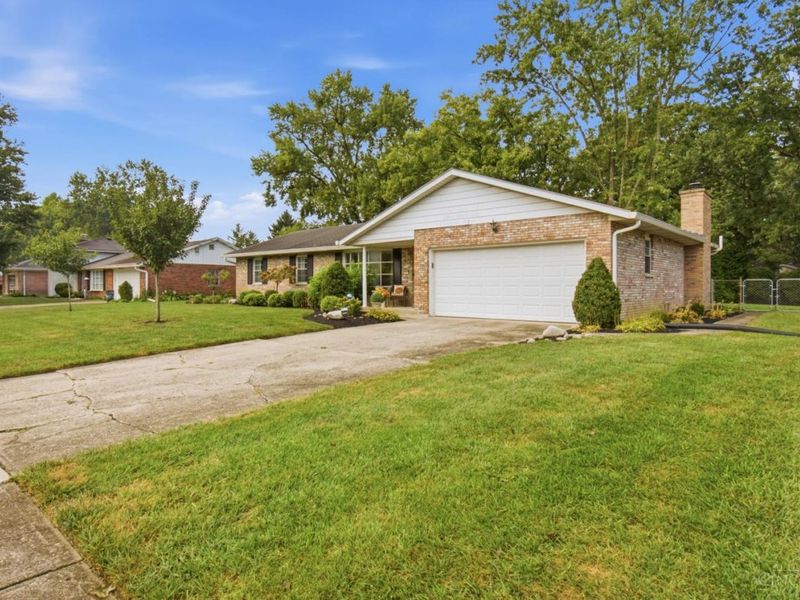 5303 W Dalton Drive, Fairfield, OH 45014 Photo 2