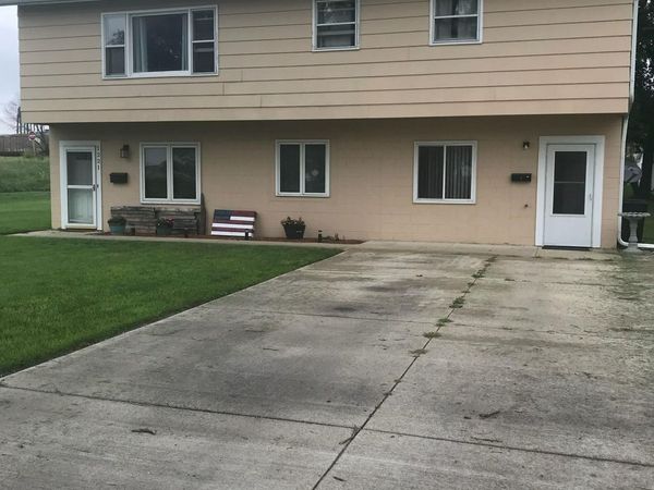 1221 Ave A, ROCHELLE, IL 61068