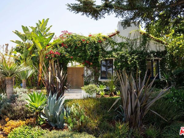 140 N Plymouth Boulevard, Los Angeles, CA 90004