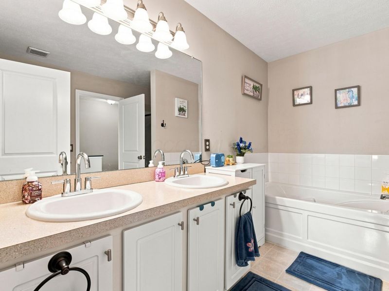 6261 Needletail Road, Unit 32, Columbus, OH 43230 Photo 30