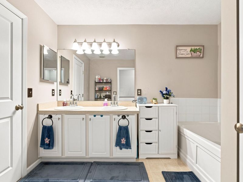 6261 Needletail Road, Unit 32, Columbus, OH 43230 Photo 31