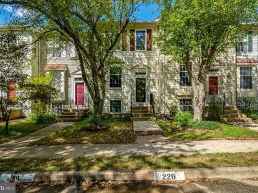6586 SKYLEMAR TRAIL, CENTREVILLE, VA 20121