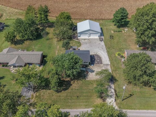 4255 N Blackford Road, Mount Vernon, IN 47620