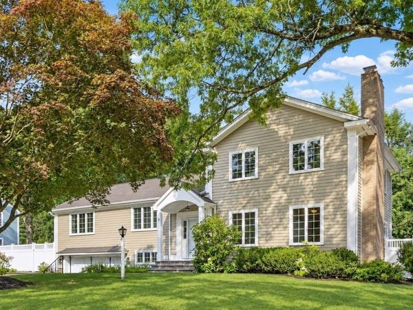 9 Lantern Rd, Belmont, MA 02478