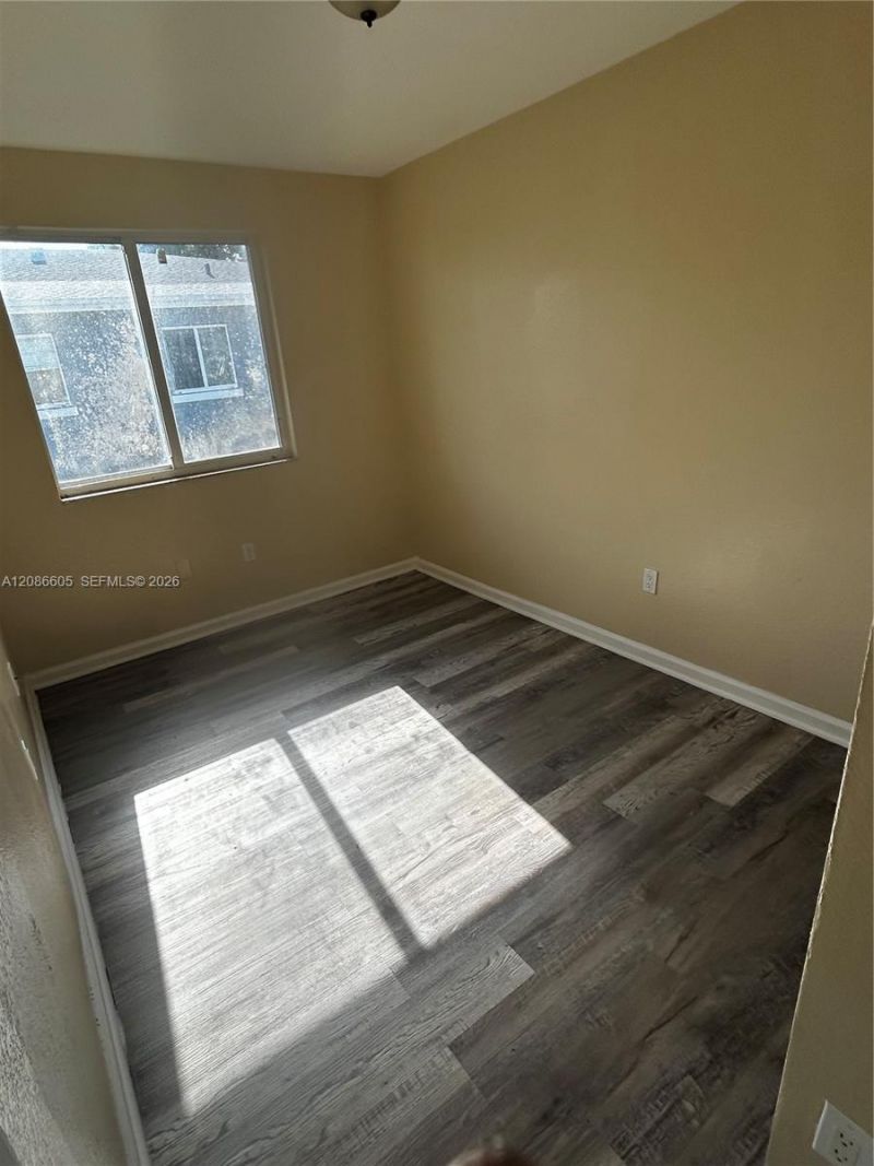 50 NW 166th St, Miami, FL 33169 Photo