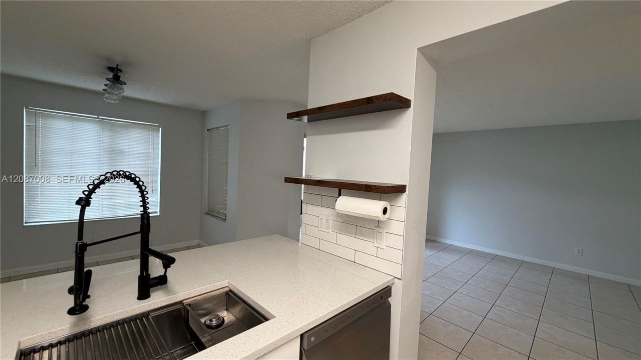 1174 Coral Club Dr, Unit 1174, Coral Springs, FL 33071 Photo