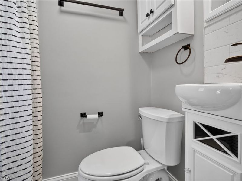 580 Park Avenue, Amherst, OH 44001 Photo 21