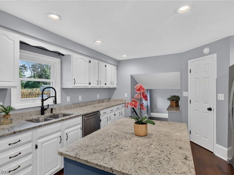 580 Park Avenue, Amherst, OH 44001 Photo 26