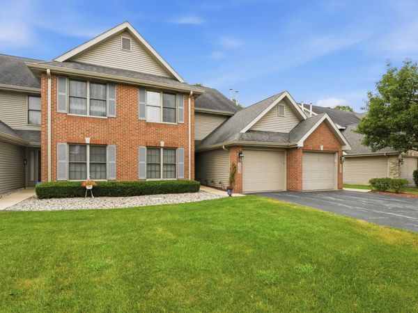 1065 Lakewood Court, Schererville, IN 46375