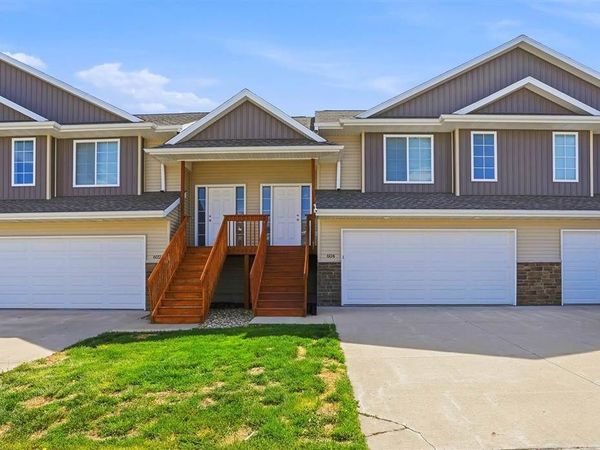 604 Riley Ln, West Branch, IA 52358