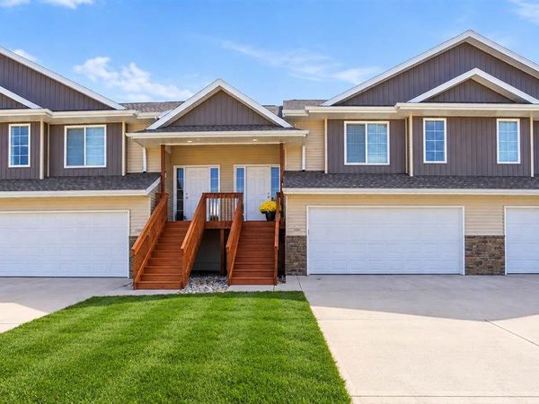 604 Riley Ln, West Branch, IA 52358