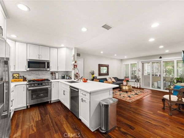 3860 Amberly Dr, Unit F, Inglewood, CA 90305