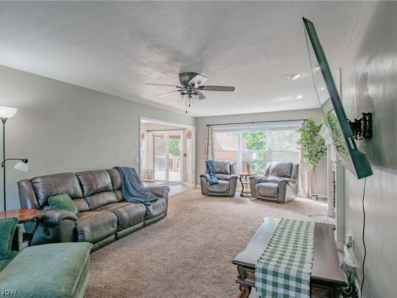 1387 Pendleton Avenue, Louisville, OH 44641 Photo 5