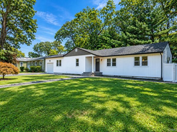 93 Putnam Avenue, West Babylon, NY 11704