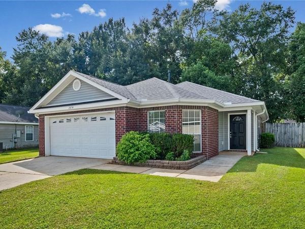 2074 Spring Grove W, Mobile, AL 36695