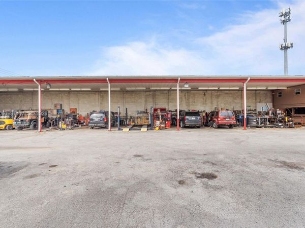 105 NE 1st Rd, Homestead, FL 33030