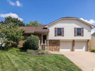 1877 S 143 Street, Omaha, NE 68144