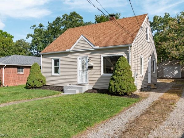 827 Davies Avenue , Akron, OH 44306