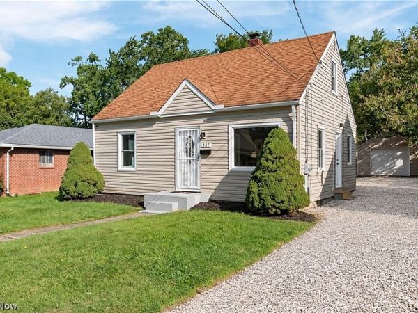 827 Davies Avenue, Akron, OH 44306